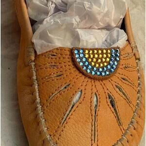 🆕LISTING🆕 BRONX Coral suede loafers Size 7